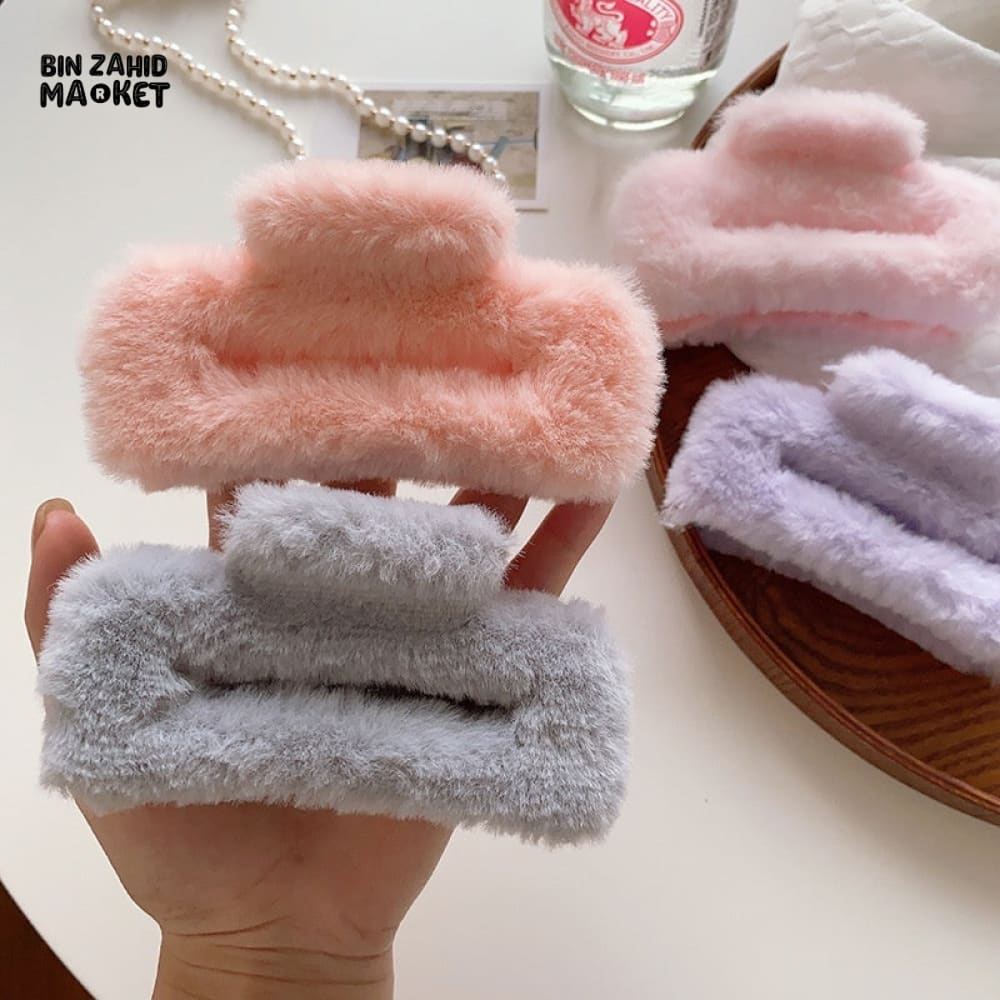 WOMEN FUZZY PLUSHY HAIR CLIP - Image 3